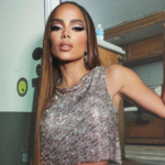 Anitta chama atenção na semana de moda de Paris (Foto: Instagram)