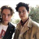 Cole Sprouse, famoso por seu personagem na série “Riverdale”, tem um irmão gêmeo chamado Dylan Sprouse. (Foto: Instagram)