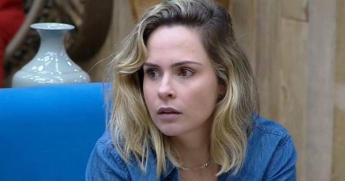 Ex Bbb Ana Paula Renault Critica Arthur Aguiar Nas Redes Perturbador Jetss 1451