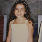 Anitta surpreendeu os fãs ao compartilhar fotos da infância em Honório Gurgel, no Rio de Janeiro. (Foto: Instagram)