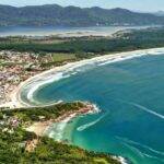 A Barra da Lagoa, que fica no Leste da Ilha, é considerada “a queridinha” por muitos turistas e também pelos próprios moradores. (Foto: Instagram)