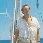 “Somente o Mar Sabe” - Conta a história real do marinheiro amador Donald Crowhurst. Em 1968, ele competiu no Sunday Times Golden Globe Race na esperança de se tornar a primeira pessoa na história a dar a volta ao mundo sem parar. (Foto: Divulgação)