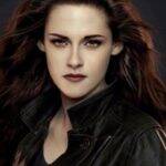 “Crepúsculo” foi o trabalho da vida de Kristen, sendo o que lhe deu fama mundialmente. Na trama, ela interpreta a jovem Isabella Swan, que vive um romance com o vampiro Edward Cullen. (Foto: divulgação)