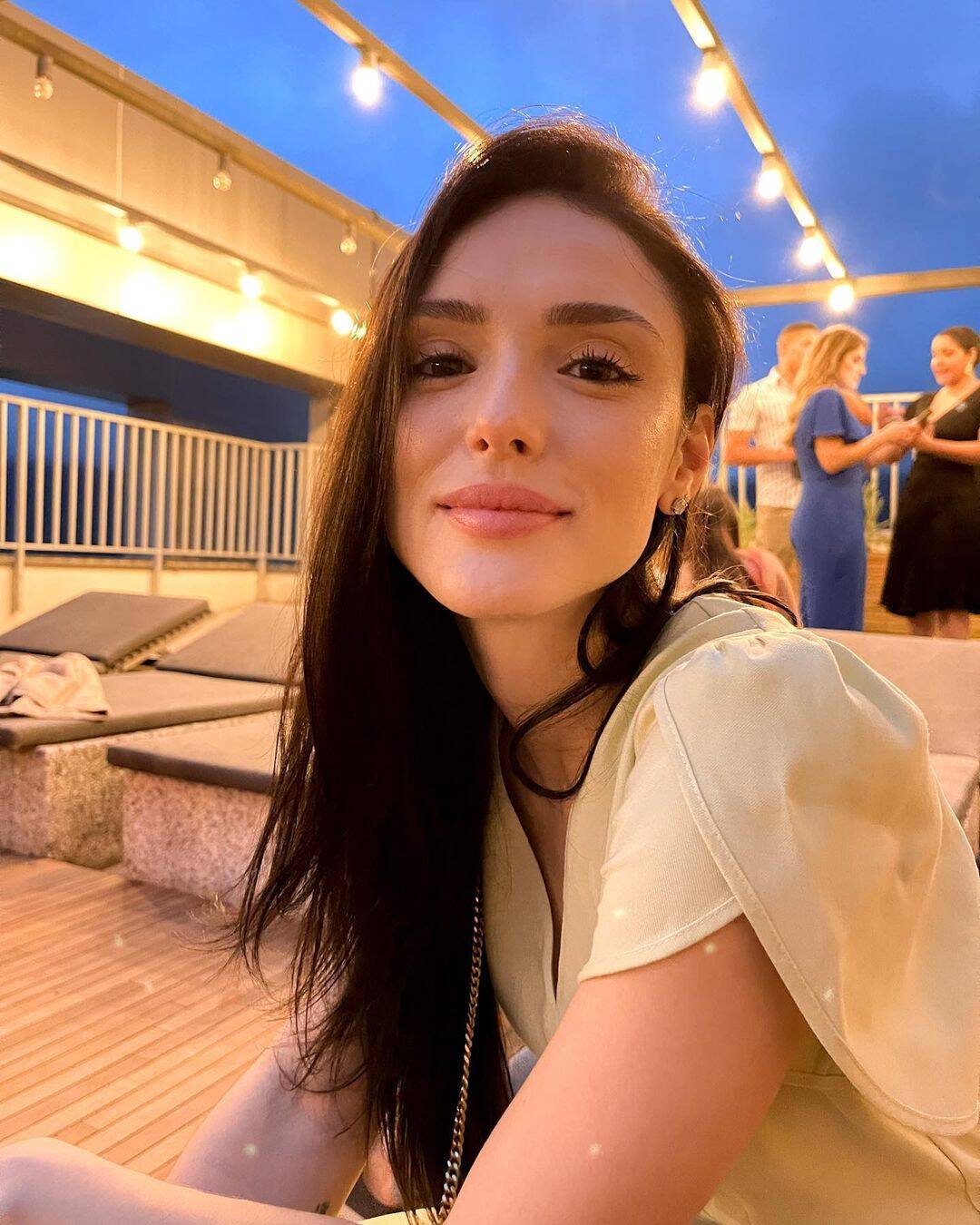 Isabelle Drummond Completa 28 Anos Relembre A Trajetória Da Atriz Jetss 1867