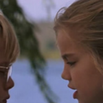 O beijo inocente do filme "Meu Primeiro Amor" é o beijo que solidifica a infância como fase da descoberta. (Foto: Divulgação)