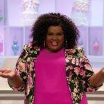 O programa comandado pela comediante Nicole Byer, dá um prêmio de 10 mil dólares para o vencedor. (Foto: divulgação)