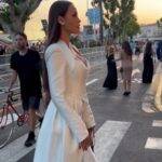 Sarah Andrade apareceu morena e surpreendeu a todos em Cannes. (Foto: Instagram)