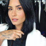 Demi Lovato alcançou fama mundialmente ainda muito nova. Com isso, se sentia muito pressionada, com problemas de autoestima e distúrbios psicológicos e acabou encontrando nas drogas um refúgio. (Foto: Instagram)