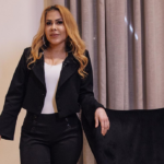 Joelma surpreendeu os fãs ao surgir com o rosto diferente na estreia da turnê ‘Isso é Calypso’. (Foto: Instagram)