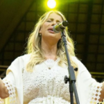 Após separação, Karina Bacchi vira cantora gospel: 'Luz de Jesus' (Foto: Instagram)