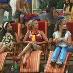 Zack e Cody: Gêmeos a Bordo - Os irmãos Zack e Cody Martin fazem novos amigos e se colocam em inúmeras confusões logo após mudarem-se para seu novo lar a bordo do barco "S.S. Tipton". (Foto: Divulgação)