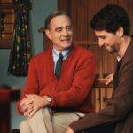 Um lindo dia na vizinhança: Lloyd Vogel é um jornalista investigativo que recebe a tarefa de fazer o perfil de Fred Rogers, também conhecido como Mr. Rogers, criador de "Mister Rogers' Neighborhood", programa infantil de TV muito popular na década de 1960 nos Estados Unidos. (Foto: Divulgação)