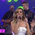 Em um vídeo, ela aparece encarando Wanessa Camargo, enquanto a cantora fazia uma performance do single “O Amor Não Deixa”. (Foto: TV Globo)