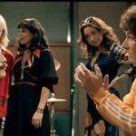 Bohemian Rhapsody: Freddie Mercury, Brian May, Roger Taylor e John Deacon formam a banda de rock Queen em 1970. Quando o estilo de vida agitado de Mercury começa a sair de controle, o grupo precisa encontrar uma forma de lidar com o sucesso e os excessos de seu líder. (Foto: Divulgação)