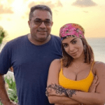 Anitta e o pai comemoram Dia dos pais em espetáculo de Rafael Portugal (Foto: Instagram)