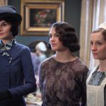 A família aristocrática Crawley mora na fictícia propriedade rural Downton Abbey. Os entes do clã vivem alegrias, dilemas e tristezas enquanto os criados têm uma rotina atribulada para atender seus patrões com o maior respeito e eficiência. (Foto: Divulgação)