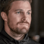 Stephen Amell, astro da série "Arrow", foi acusado de racismo pela autora de quadrinhos Tee Franklin. (Foto: Divulgação)