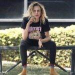 Cara Delevingne é vista desnorteada em aeroporto e família planeja intervenção. (Foto: Twitter)