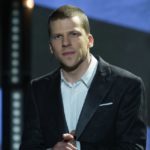 Confira 11 filmes com o talentoso Jesse Eisenberg, ator que está completando 39 (Foto: Divulgação)