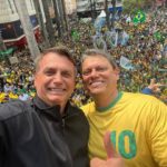 Já Tarcísio de Freitas, do Republicanos, que também concorre ao governo de São Paulo, apoia Jair Bolsonaro. (Foto: Instagram)