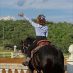 "Sem pressa, no meu tempo, com a presença de pessoas que pudessem passar a segurança necessária tanto pra mim quanto pra eles e confiando também na conexão que sempre tive com cavalos", falou. (Foto: Instagram)