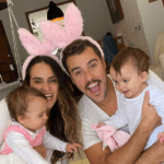 “É curioso perceber as nuances da personalidade de cada uma”, disse o ator sobre as gêmeas Pietra e Sophia, de 1 ano. (Foto: Instagram)