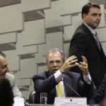 Flávio Bolsonaro é uma personalidade muito influente no meio político (Foto: Agência Brasil)