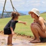 "Tal mãe, tal filho. Eu aprendo com ele, ele aprende comigo. E juntos nos divertimos todos os dias… Te amo, meu bebê (que, segundo ele, não é mais bebê, é só Zyan)", legendou a mamãe  coruja. (Foto: Instagram)