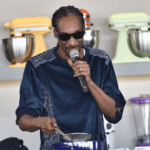 Referência na música, Snoop Dogg também decidiu mostrar para o público os seus dotes culinários. (Foto: Divulgação)