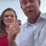 Na época, André até se emocionou ao votar na saída de Dilma (Foto: Instagram)