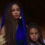 A filha mais velha de Beyoncé e Jay-Z recebeu o nome de Blue Ivy em referência à cor faorita do rapper, azul. (Foto: Youtube)