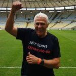 Em 25 de novembro, contra o Internacional, no Maracanã, Roberto venceu adversários com facilidade e marcou o seu primeiro gol como profissional pelo clube. (Foto: Instagram)