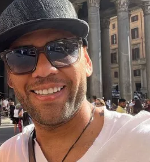 Segundo Tv Espanhola Daniel Alves Distribui Autógrafos Na Prisão Jetss 