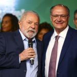 “Ao povo brasileiro, agradeço cada voto que fez nossa chapa chegar até aqui e faço coro ao chamado de Lula: é hora de união por um pacto contra a desigualdade inaceitável que está na raiz dos males que enfrentamos no Brasil”, concluiu Alckmin. (Foto: Agência Brasil)