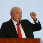 Lula se encontrou com Alberto Fernández, presidente da Argentina em Buenos Aires, e discutiu o assunto da moeda única entre as duas maiores economias da América do Sul (Foto: Agência Brasil)