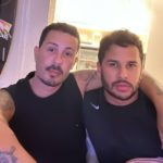 Carlinhos Maia publicou uma sequência de fotos com Lucas Guimarães e celebrou: "Em casa com meu maridão" (Foto: Instagram)