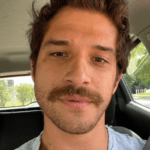 O ator Tyler Posey, é outro artista que já falou sobre saúde mental (Foto: Instagram)