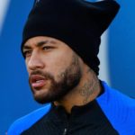 Neymar posta foto no espelho e questiona: "Existe alguém mais lindo do que eu?". (Foto: Instagram)