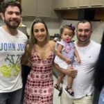 Além de conhecer os avós da cantora, Mioto esteve reunido com amigos e familiares na noite desta quarta-feira (29) (Foto: Instagram)