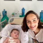 Leticia Cazarré, esposa do famoso, também celebrou o acontecimento. A mamãe coruja, que vinha publicando novidades sobre o quadro da herdeira, foi até os stories para se pronunciar. "A gente está muito feliz. Queria agradecer pelas orações de vocês. Eu sei que muita gente ficou preocupada, ficou torcendo", declarou, ressaltando que trará novas informações a qualquer momento. (Foto: Instagram)