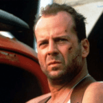 Não tem como falar de homens que ficaram carecas e não citar Bruce Willis. (Foto: Divulgação)