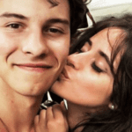 O cantor Shawn Mendes e a ex-Fifth Harmony Camila Cabello foram flagrados aos beijos no festival de música Coachella no último final de semana. Os dois pegaram os fãs de surpresa com as fotos divulgadas nas redes sociais. (Foto: Instagram)