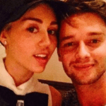 Miley Cyrus namorou vários homens famosos, mas não muitos filhos de homens famosos. Uma exceção é o ex-namorado Patrick Schwarzenegger, filho de Arnold. (Foto: Instagram)