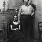 A eterna pintora mexicana Frida Kahlo só teve um marido durante sua vida, mas ela se casou com ele duas vezes. Era o também artista Diego Rivera. (Foto: Pinterest/Divulgação)