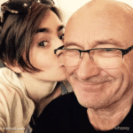 Collins é uma atriz britânica-americana e filha do músico Phil Collins. (Foto: Instagram)