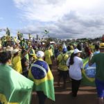 Como foi confirmado, o batalhão não protegeu o local, e o tenente-coronel foi visto e filmado ajudando os invasores (Foto: Agência Brasil)