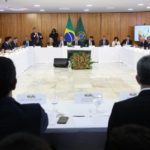 Nesta terça-feira (18), O presidente eleito Luiz Inácio Lula da Silva (PT), se reuniu com governadores, prefeitos, ministros e presidente do Tribunal Superior Eleitoral (TSE), Alexandre de Moraes,  para debaterem formas de reforçar a seguranças nas escolas (Foto: Agência Brasil)