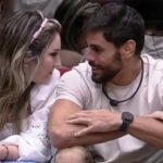 Cara de Sapato declara "eu te amo" para Amanda no Instagram (Foto: Globoplay)