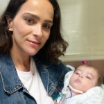 Letícia Cazarré anunciou que a pequena Maria Guilhermina entrou em uma nova cirurgia nesta terça-feira (23) (Foto: Instagram)