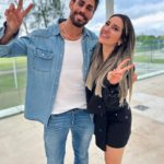 Os indícios de um futuro romance só aumenta com as especulações, as fontes contaram que os ex-BBBs passaram quase todo o show coladinhos (Foto: Instagram)